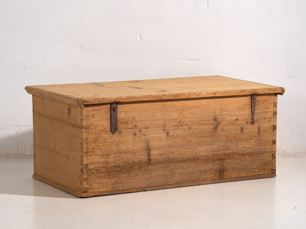 Baúl antiguo de madera maciza (c.1920) #2