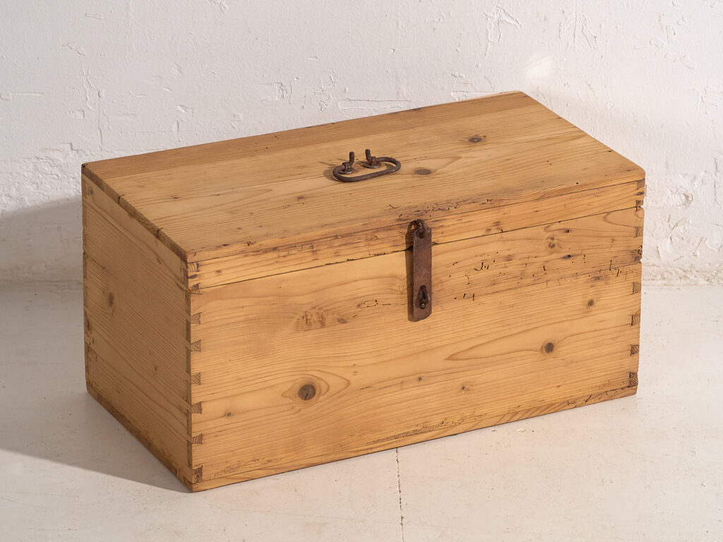 Coffre de voyage ancien en bois massif (c.1920) #2