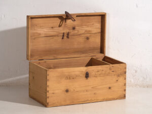 Coffre de voyage ancien en bois massif (c.1920) #2