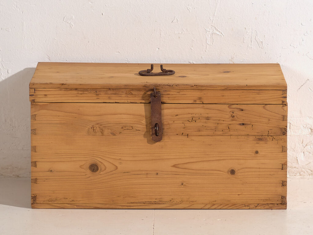 Coffre de voyage ancien en bois massif (c.1920) #2