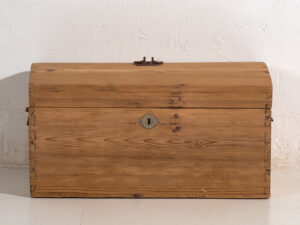 Pequeño cofre antiguo de viaje (c.1900) #1