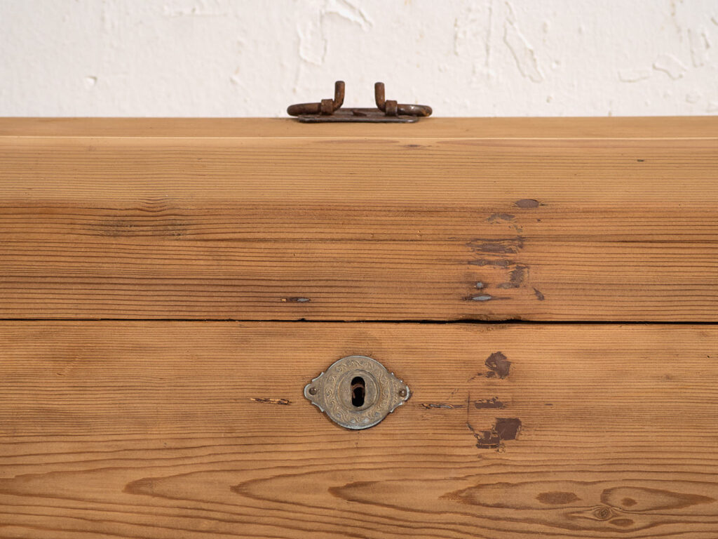 Pequeño cofre antiguo de viaje (c.1900) #1