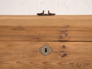 Pequeño cofre antiguo de viaje (c.1900) #1