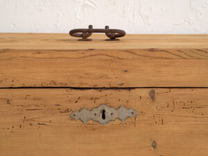 Cofre pequeño antiguo (c.1920) #2