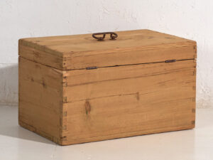 Cofre pequeño antiguo (c.1920) #2