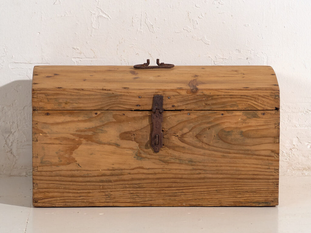 Antique travel chest (c.1900) #5