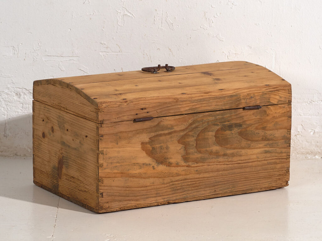 Antique travel chest (c.1900) #5