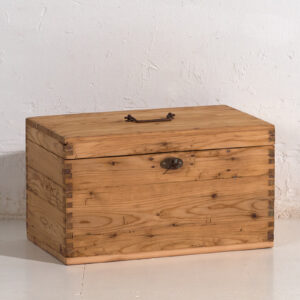 Cofre antiguo de madera maciza (c.1920) #6