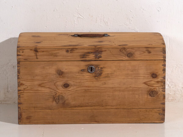 Cofre pequeño antiguo (c.1920) #8