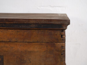 Antiguo arcón con motivos florales grabados (c.1850) #14