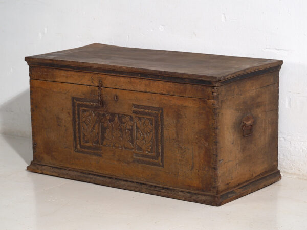 Antiguo arcón con motivos florales grabados (c.1850) #14