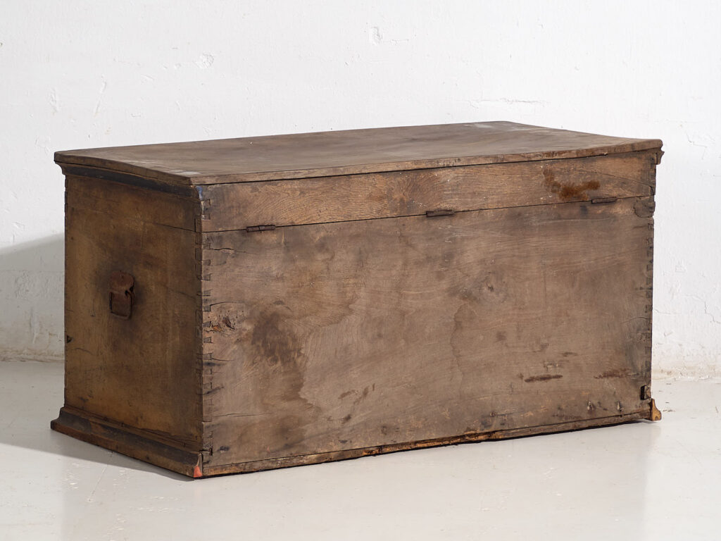 Antiguo arcón con motivos florales grabados (c.1850) #14