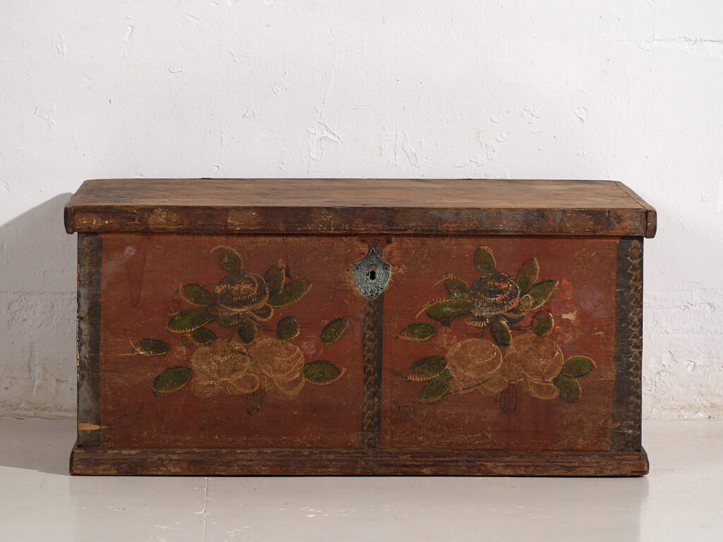 Small antique chest with floral motifs (c.1920) #30
