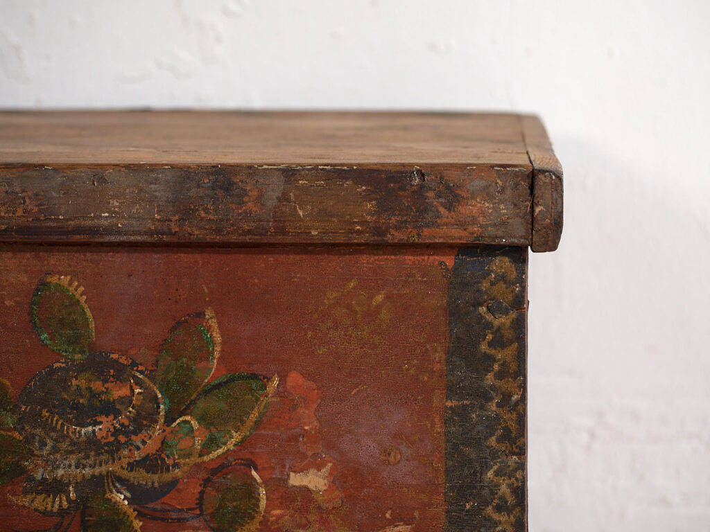 Small antique chest with floral motifs (c.1920) #30