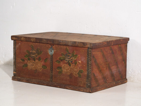 Pequeño cofre antiguo con motivos florales (c.1920) #30