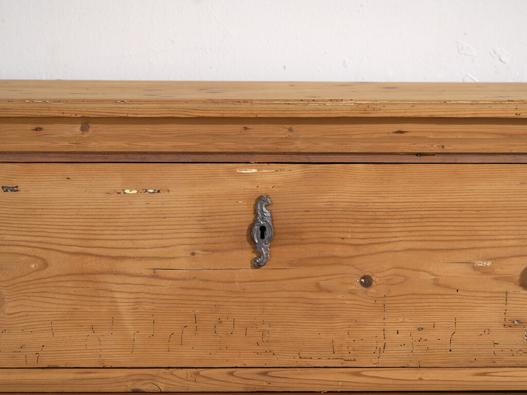 Antigua cómoda de tres cajones (c.1920) #36