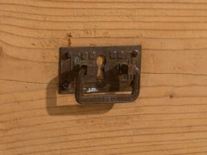 Commode ancienne de style provençal (vers 1920) #46