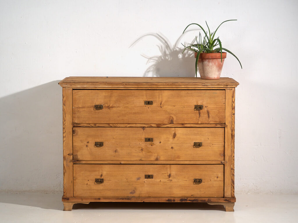 Commode ancienne de style provençal (vers 1920) #46