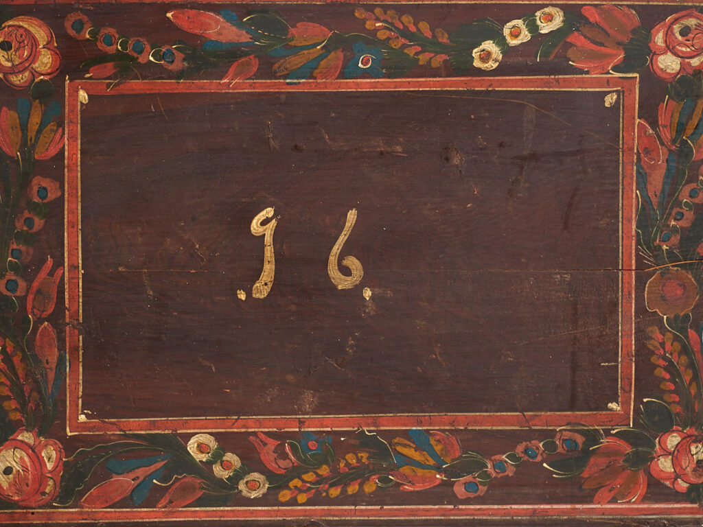 Commode ancienne polychrome à tiroirs inférieurs (Année 1896) #66