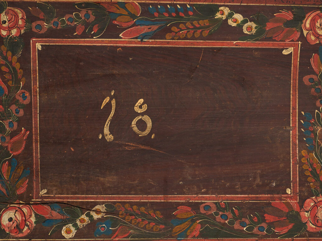 Commode ancienne polychrome à tiroirs inférieurs (Année 1896) #66