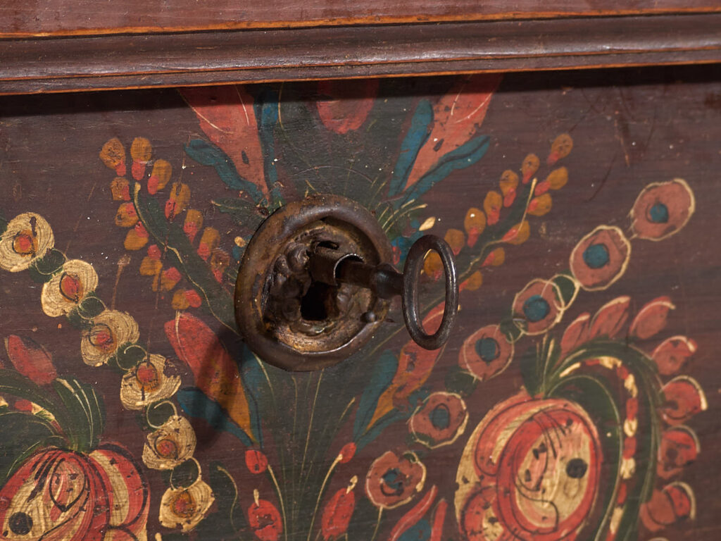 Commode ancienne polychrome à tiroirs inférieurs (Année 1896) #66