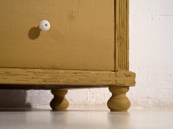 Grande commode ancienne de couleur moutarde (vers 1920) #78