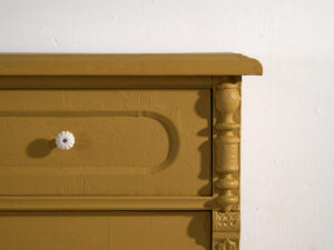 Cómoda grande antigua de color mostaza (c.1920) #78