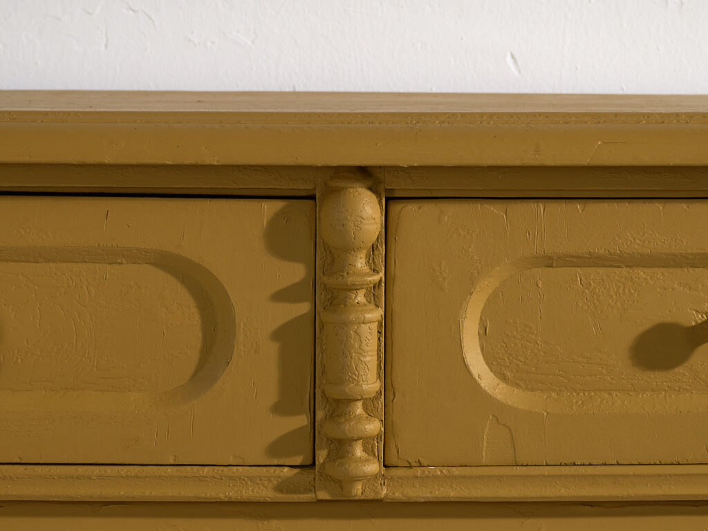 Cómoda grande antigua de color mostaza (c.1920) #78