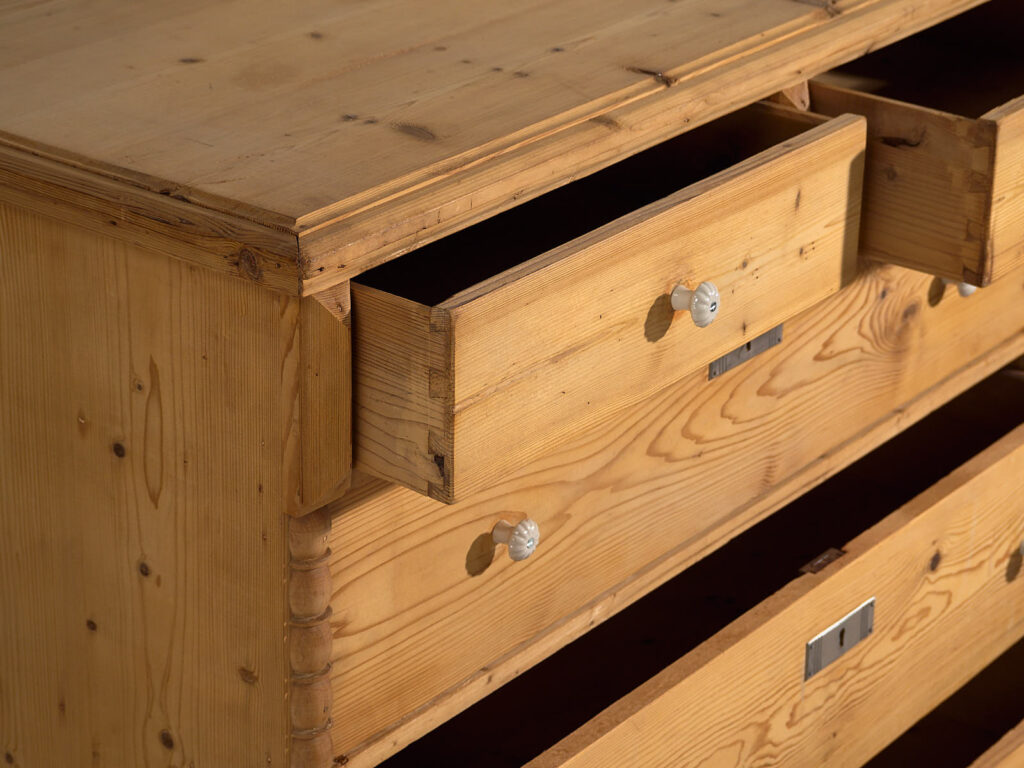 Cajonera grande antigua (c.1920) #83