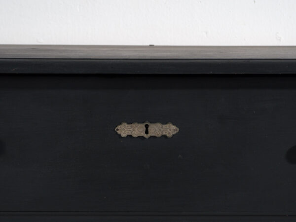 Commode ancienne dans les tons sombres (c.1920) #86