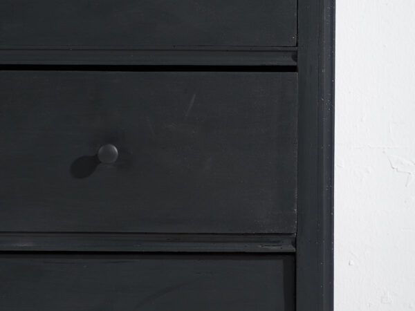 Commode ancienne dans les tons sombres (c.1920) #86