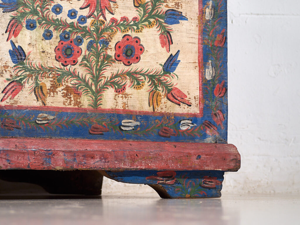 Antiguo cofre azul de estilo arte popular (c.1920) #93