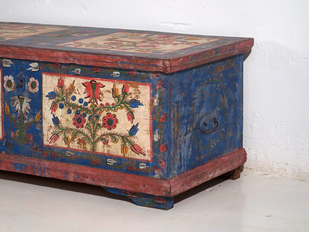 Antiguo cofre azul de estilo arte popular (c.1920) #93