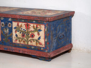 Antiguo cofre azul de estilo arte popular (c.1920) #93