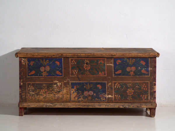 Arcón antiguo de madera con paneles florales azulados (Año 1905) #99
