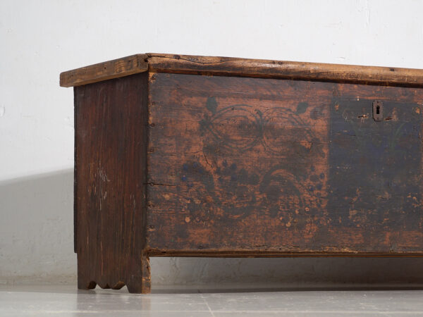 Arcón antiguo de estilo arte popular (c.1920) #101