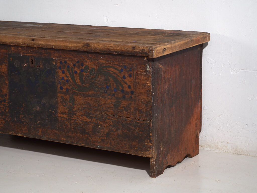 Arcón antiguo de estilo arte popular (c.1920) #101