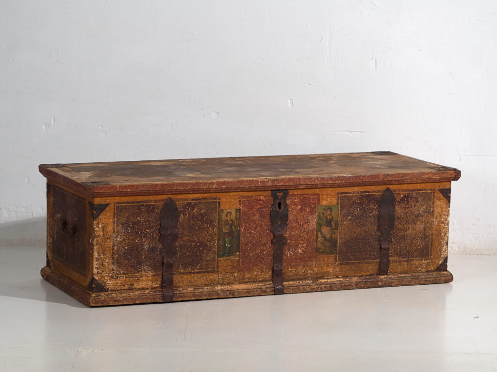 Antiguo baúl nupcial de arte popular (c.1820) #103