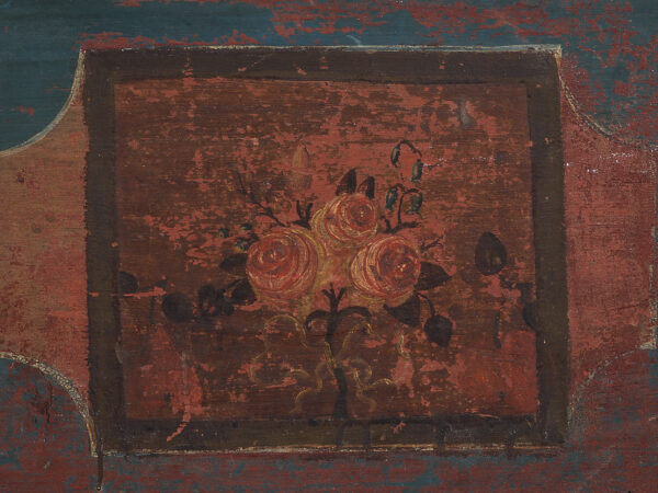 Baúl antiguo de color rojo con decoración floral (c.1920) #106