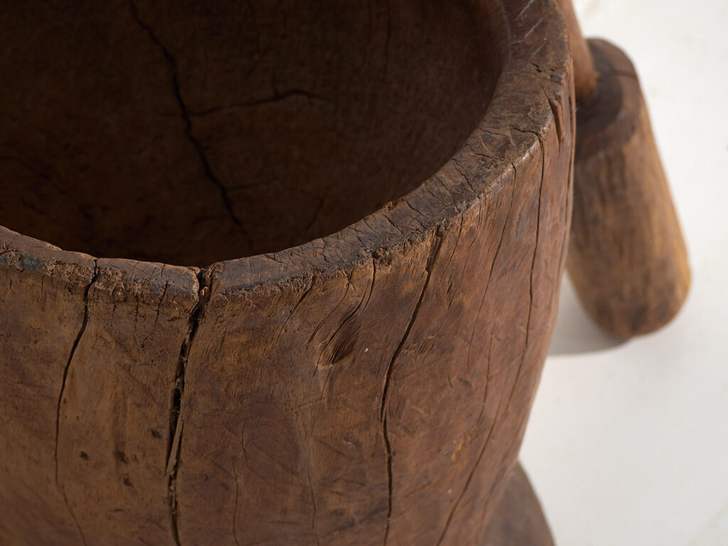 Antiguo mortero de estilo wabi-sabi (c.1920) #1