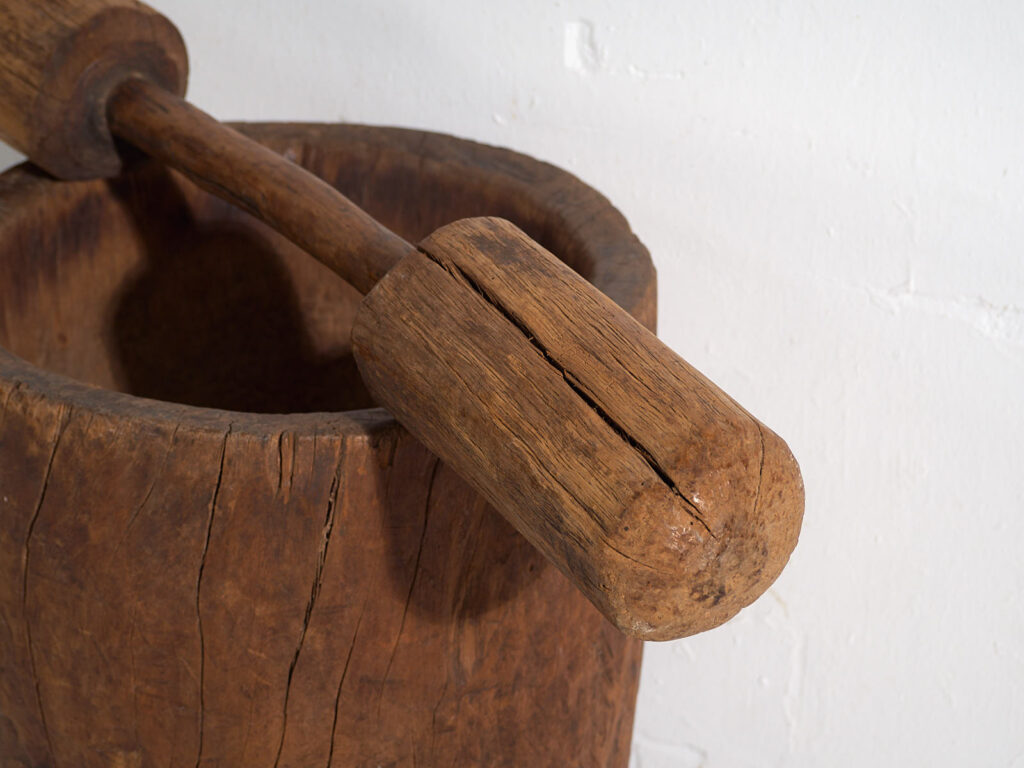 Antiguo mortero de estilo wabi-sabi (c.1920) #1
