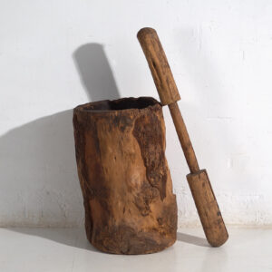 Antiguo mortero grande de estilo wabi-sabi (c.1920) #78