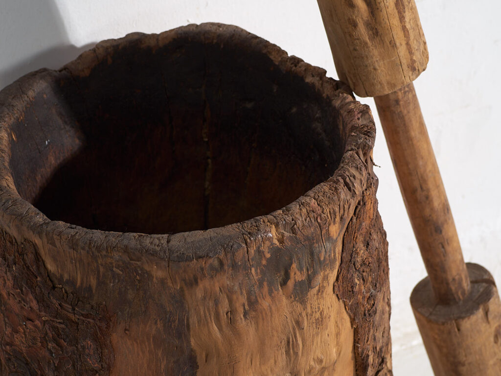 Grand mortier et pilon anciens de style wabi-sabi (c.1920) #78