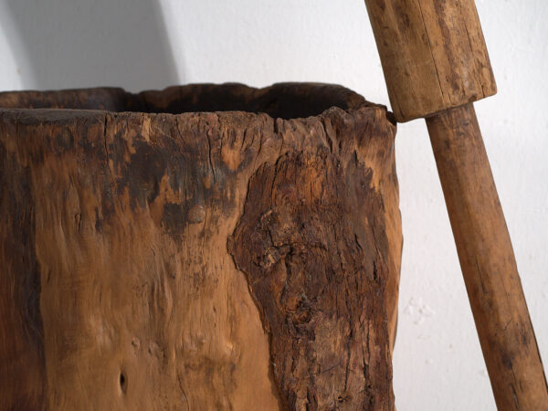 Antiguo mortero grande de estilo wabi-sabi (c.1920) #78