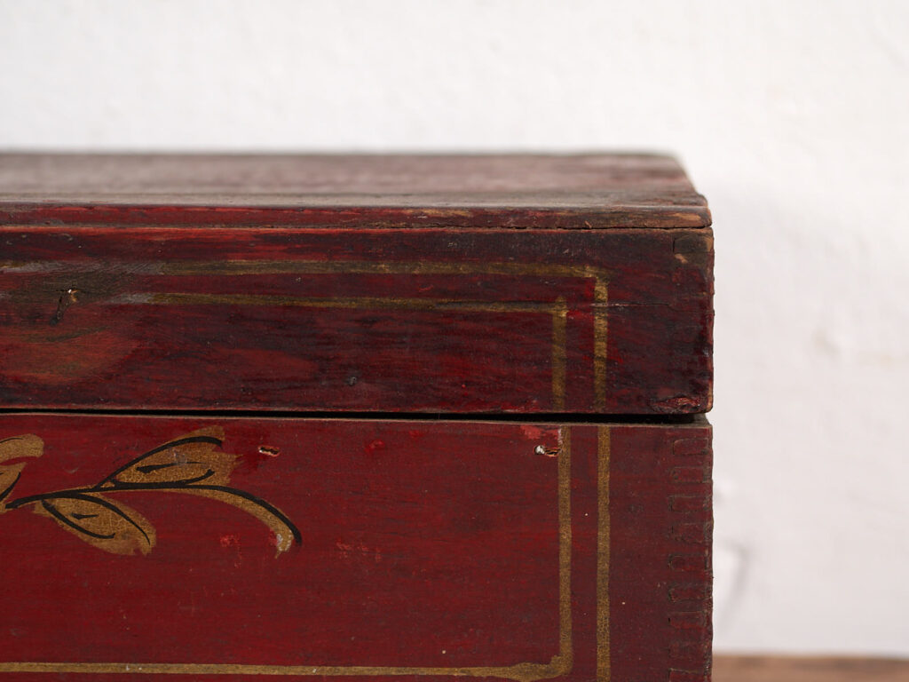 Antigua caja pintada a mano con detalles florales (c.1900) #24