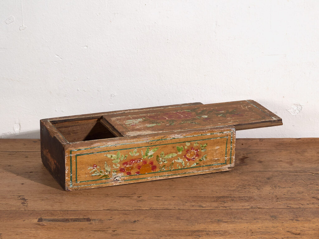 Antigua caja oriental amarilla pintada a mano (c.1900) #25