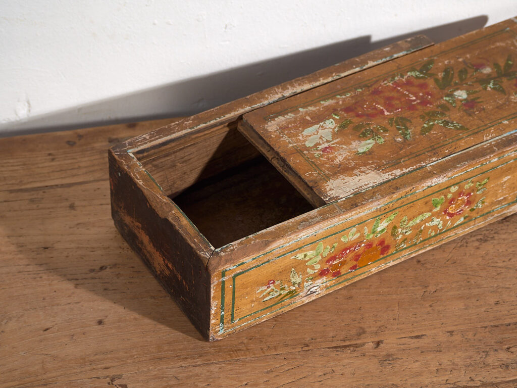 Antigua caja oriental amarilla pintada a mano (c.1900) #25