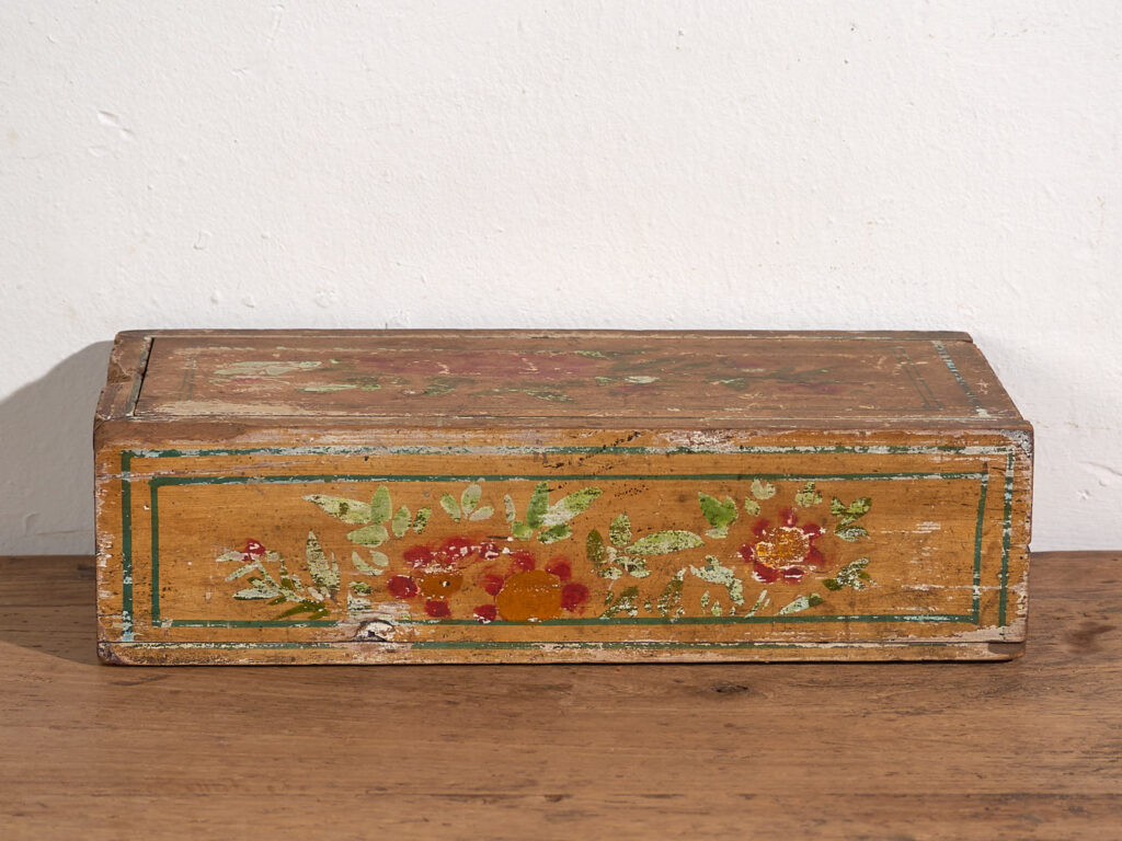 Antigua caja oriental amarilla pintada a mano (c.1900) #25