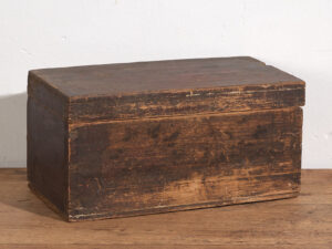 Pequeño cofre antiguo de estilo wabi sabi (c.1900) #35