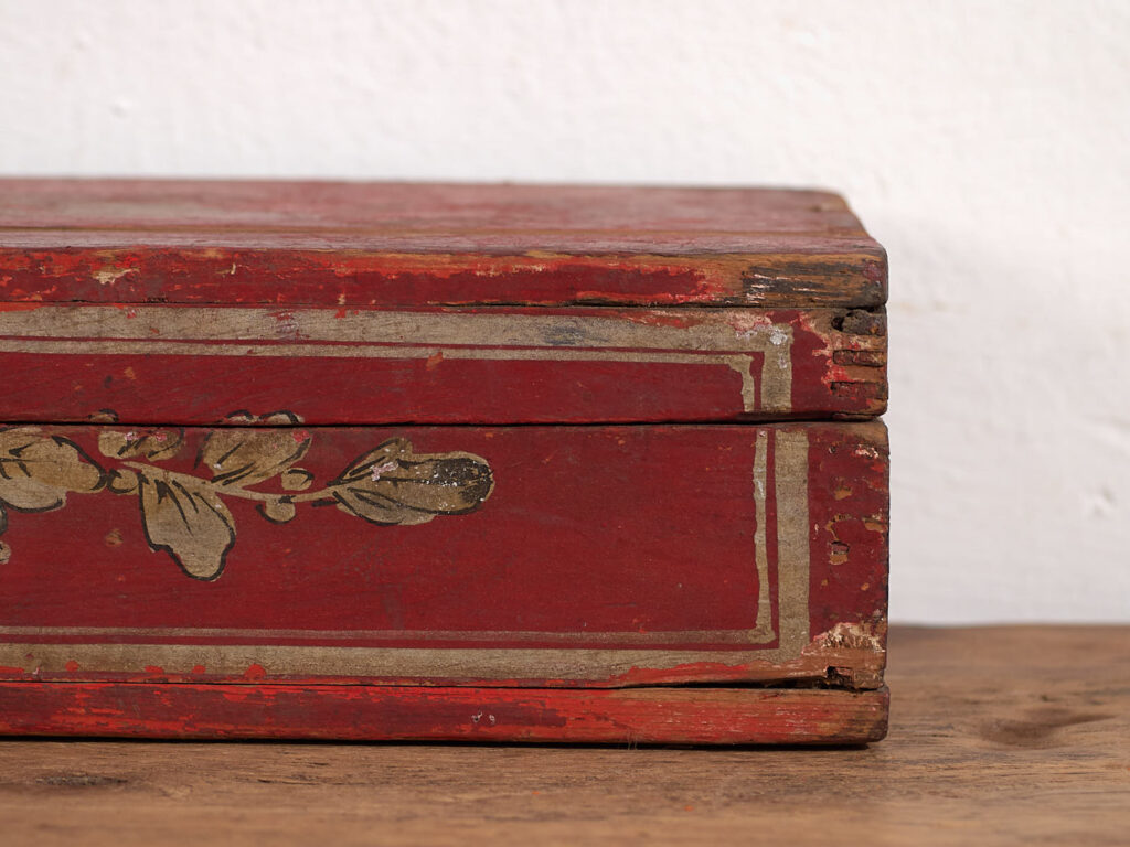 Antigua caja con pátina de color rojo (c.1900) #4